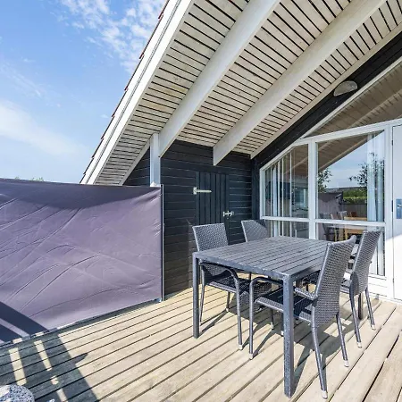 Prázdninový dům 8 Person In *